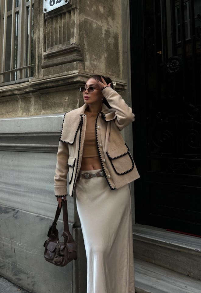 Veste Beige Détail Contrastant