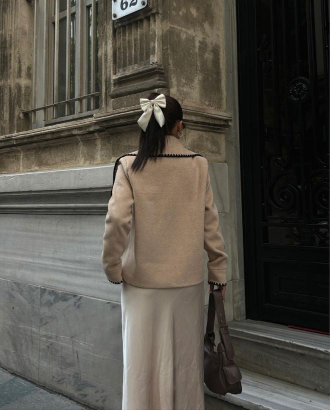 Veste Beige Détail Contrastant