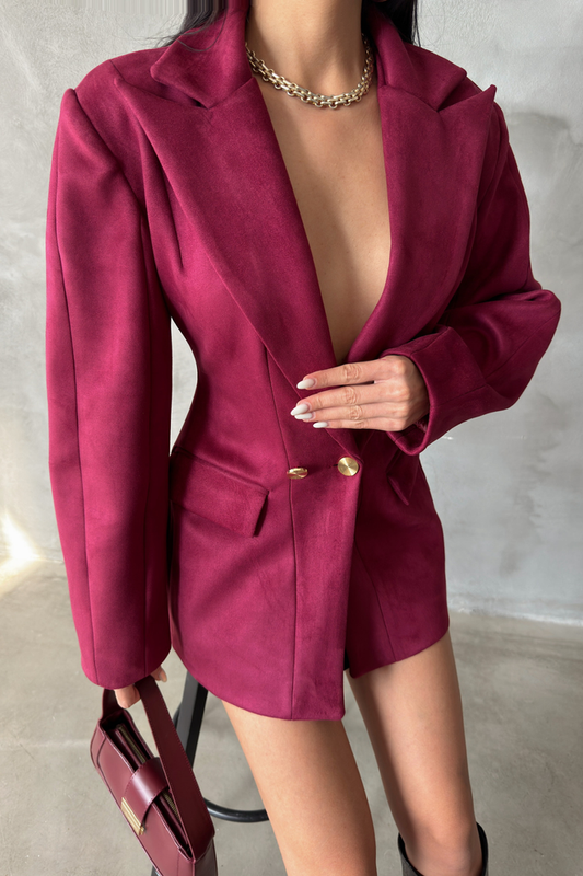 Blazer en velours bordeaux avec boutons dorés