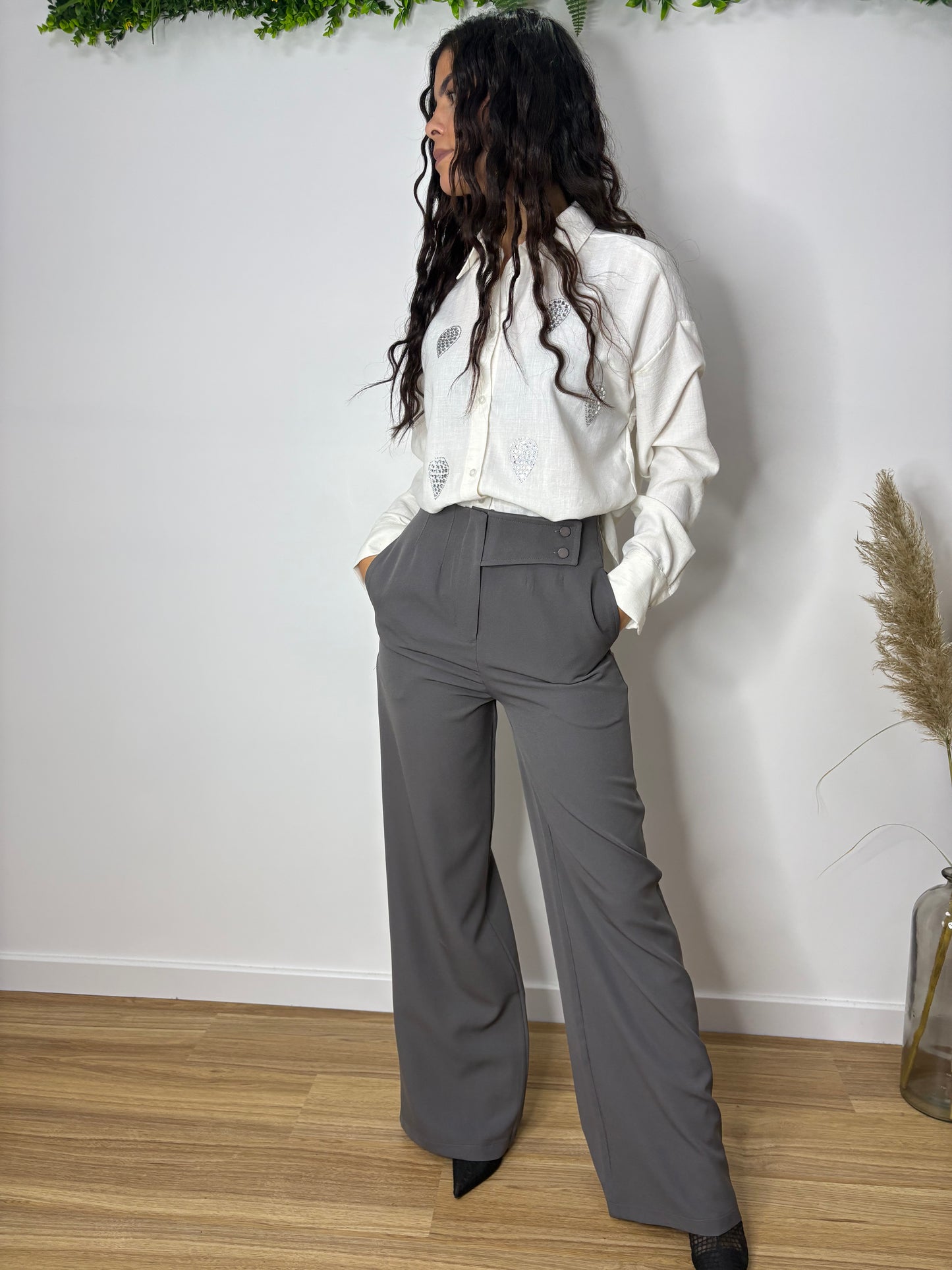 Pantalon taille haute gris élégant