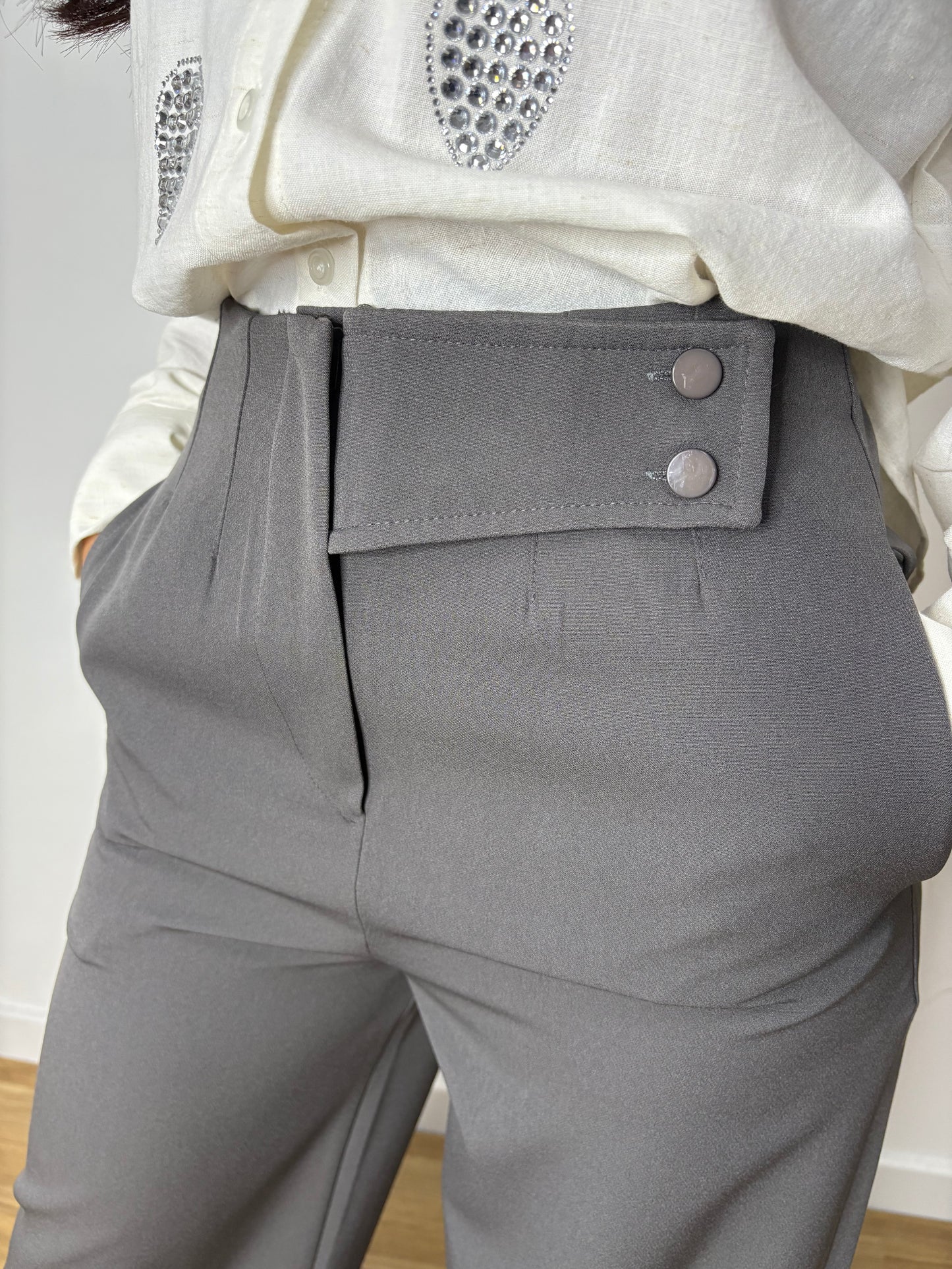 Pantalon taille haute gris élégant