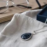 Colliers en pierres naturelles : pendentif goutte en Argent 925